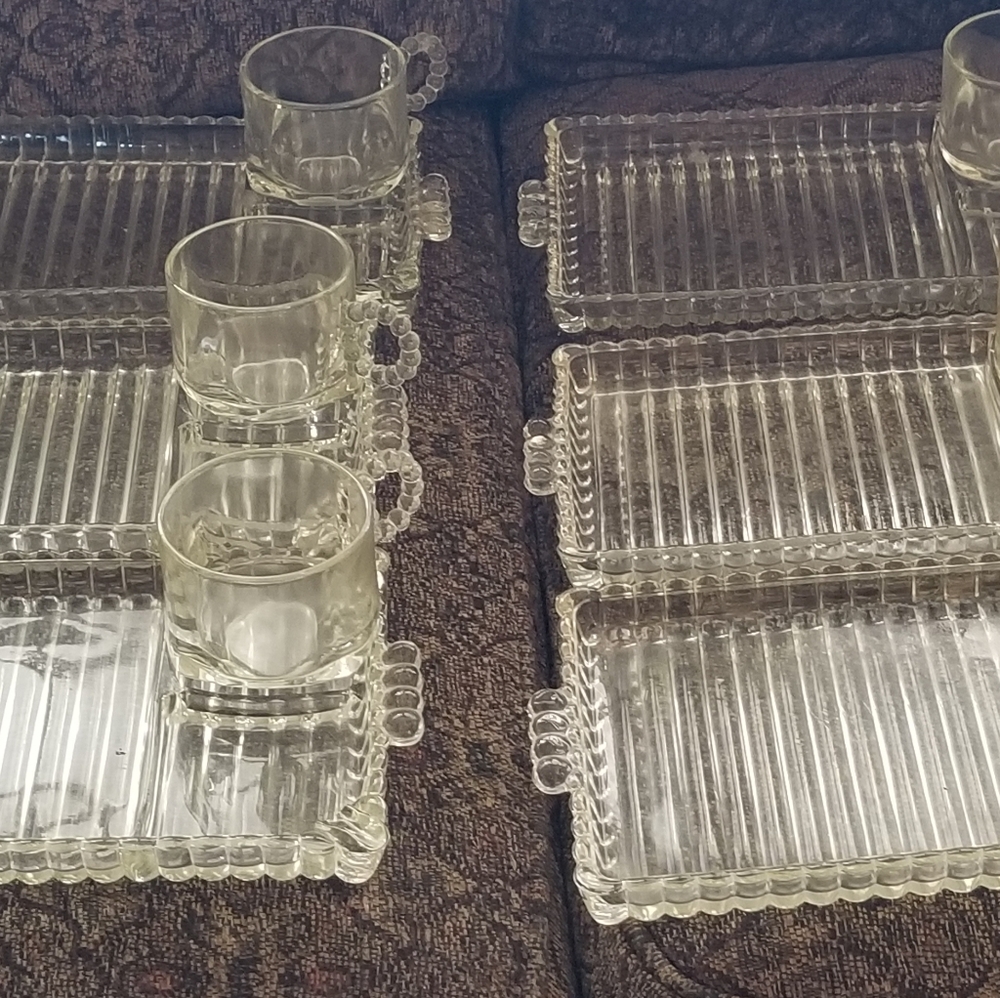 Depression glass party Tray 6 sets